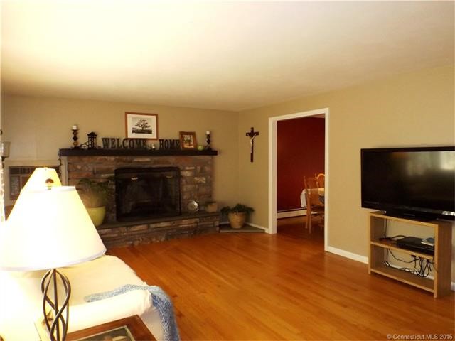 10Hilltop Ln, Columbia, CT 06237