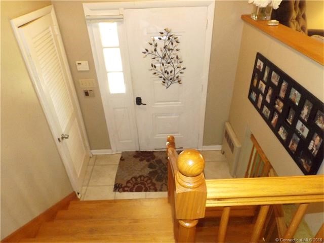 10Hilltop Ln, Columbia, CT 06237