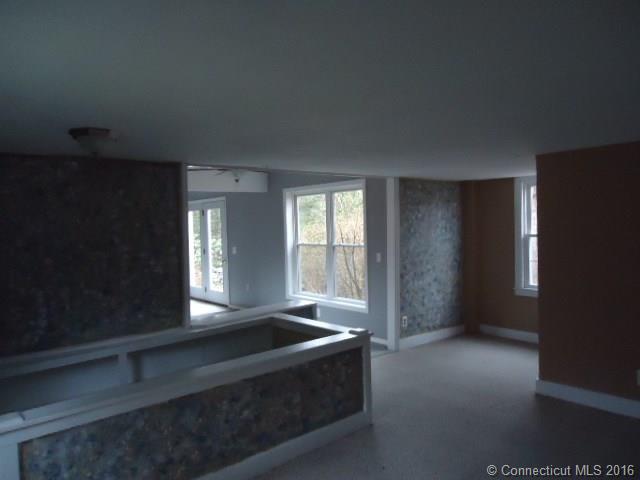 1084 Boston Tpke, Coventry, CT 06238
