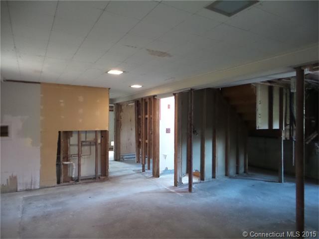 89 Forge Rd, Coventry, CT 06238