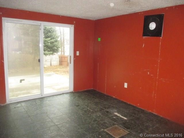 114Hickory Dr, Coventry, CT 06238