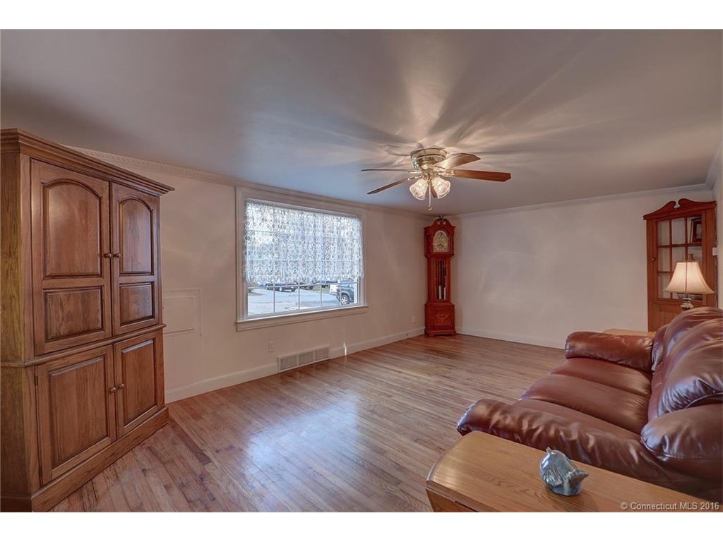34 Echo Rd, Coventry, CT 06238