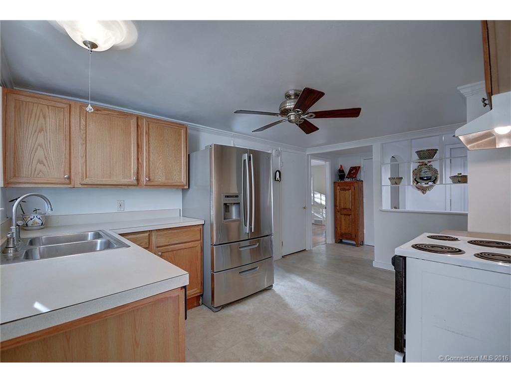 34 Echo Rd, Coventry, CT 06238