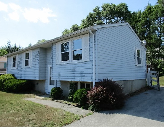 41 N River Ln, Danielson, CT 06239