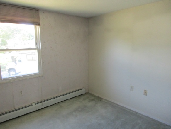 41 N River Ln, Danielson, CT 06239