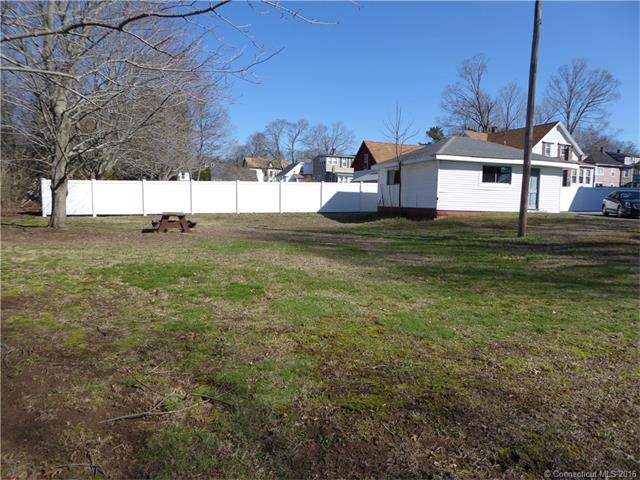 61 Maple St, Killingly, CT 06239