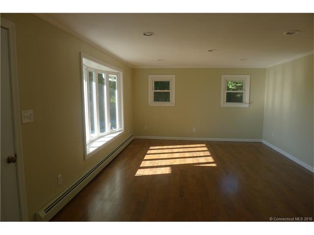 10 All Hallows Rd, Plainfield, CT 06239