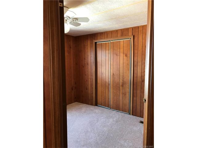 15 Fall Brook Park, Killingly, CT 06239
