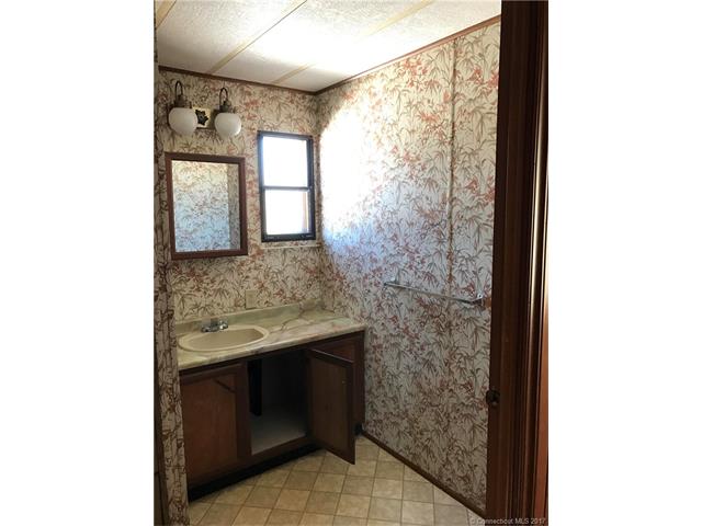 15 Fall Brook Park, Killingly, CT 06239