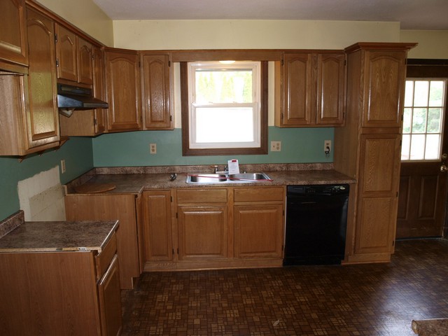12 Nauset AveDanielson, CT, 06239Windham County
