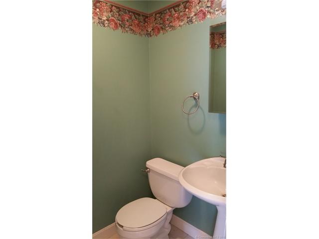 65 Independence Dr, Mansfield, CT 06250
