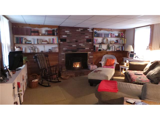 97 Mansfield Hollow Rd, Mansfield, CT 06250