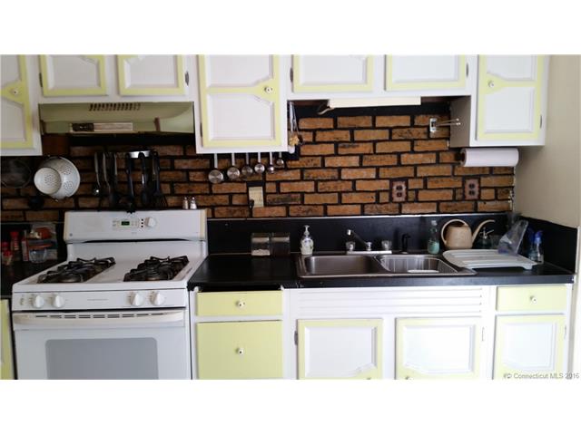 215 N Windham Rd, Windham, CT 06256