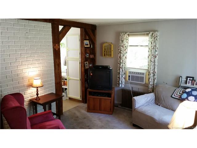 215 N Windham Rd, Windham, CT 06256