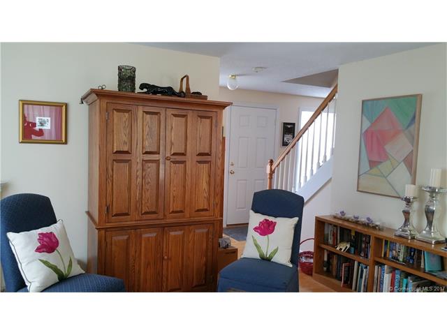 55 Hilltop Dr, Windham, CT 06256