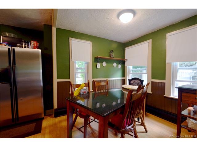 427 School St, Putnam, CT 06260