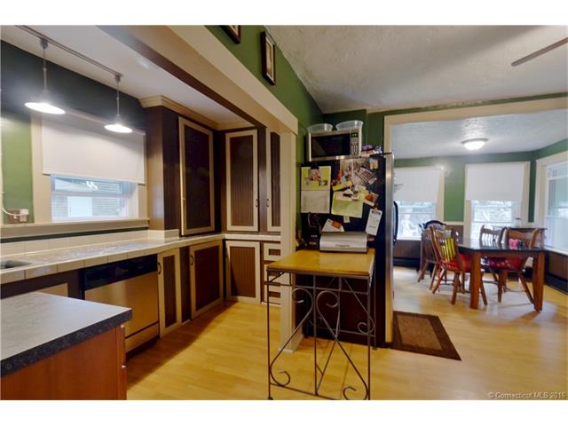 427 School St, Putnam, CT 06260