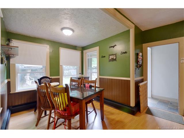 427 School St, Putnam, CT 06260