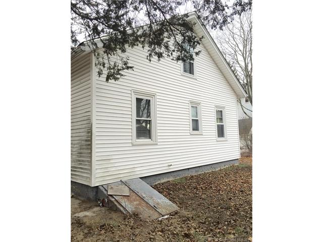21 Roosevelt St, Putnam, CT 06260