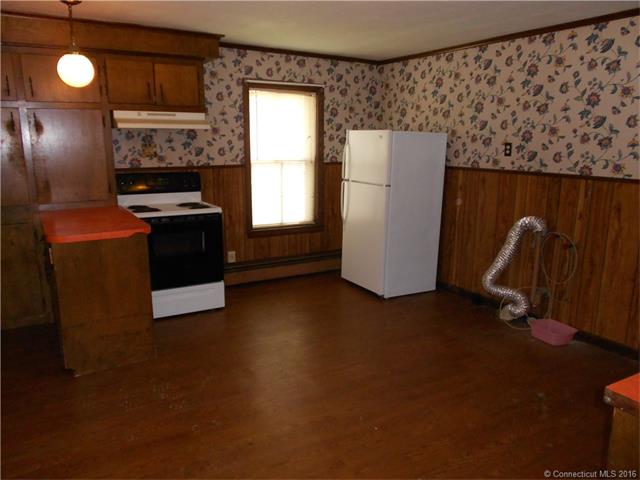 262 Providence St, Putnam, CT 06260