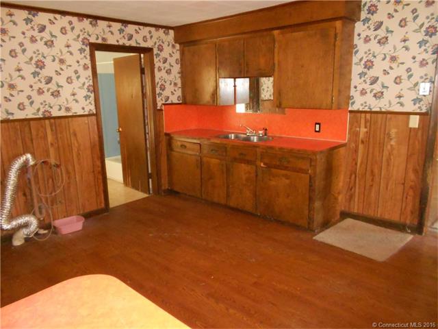 262 Providence St, Putnam, CT 06260