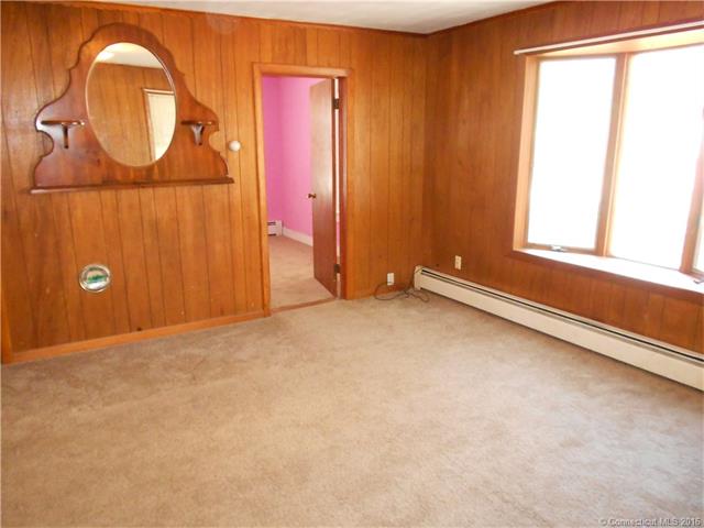 262 Providence St, Putnam, CT 06260