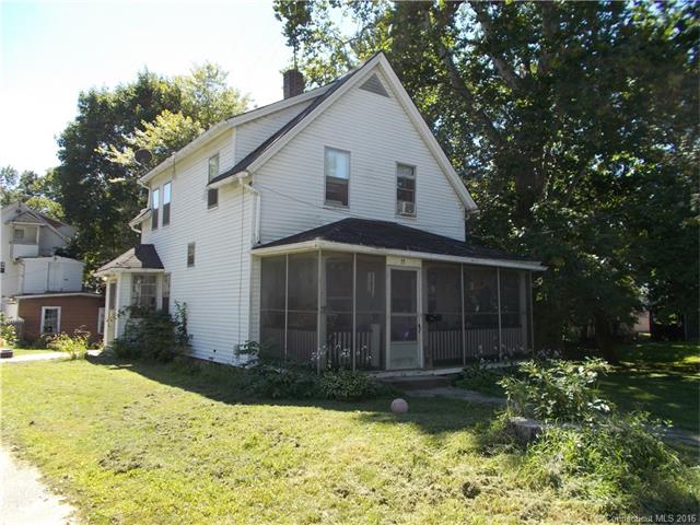 33 Chapman St, Putnam, CT 06260