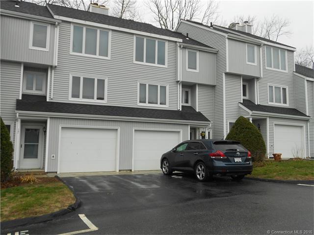 257 Sabin St, Putnam, CT 06260