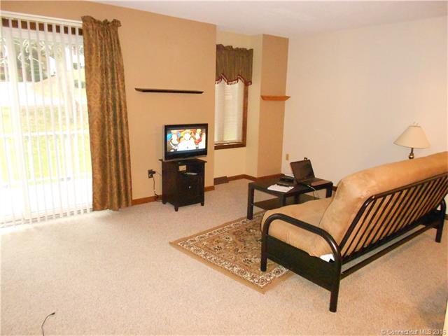 257 Sabin St, Putnam, CT 06260