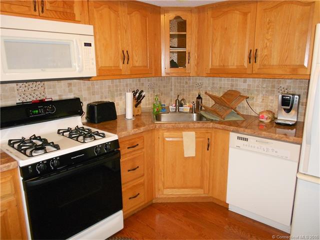 257 Sabin St, Putnam, CT 06260