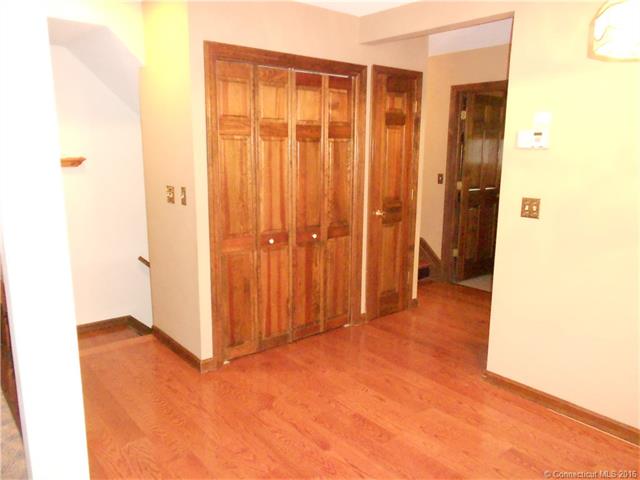 257 Sabin St, Putnam, CT 06260