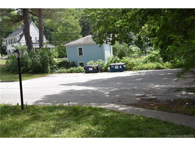 245 School St, Putnam, CT 06260