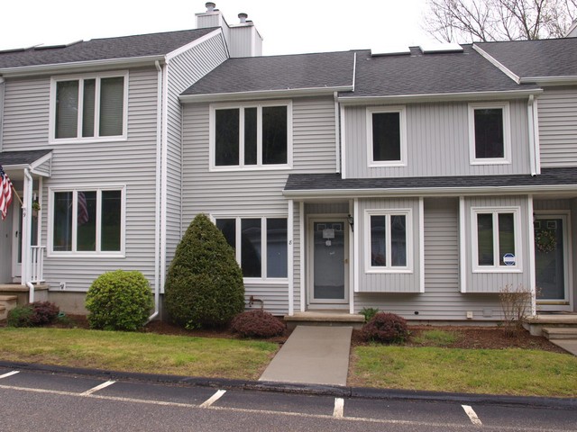 257 Sabin St Unit 8Putnam, CT, 06260Windham County