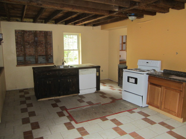 31 Grove StPutnam, CT, 06260Windham County