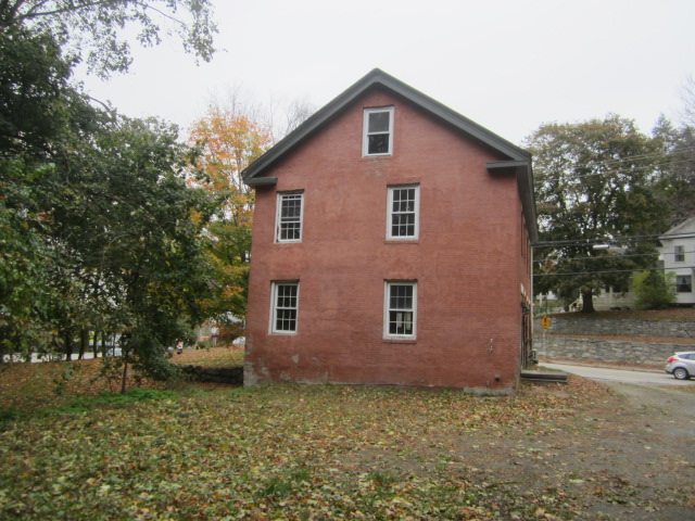 31 Grove StPutnam, CT, 06260Windham County