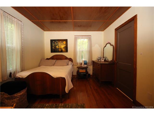 563 Jerusalem Rd, Windham, CT 06280