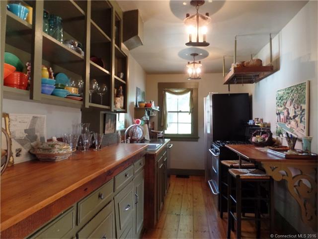 14 Windham Center Rd, Windham, CT 06280