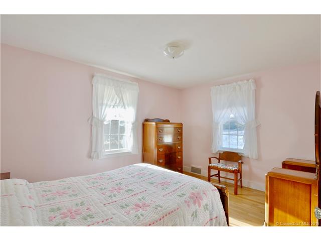 228 Senexet Rd, Woodstock, CT 06281