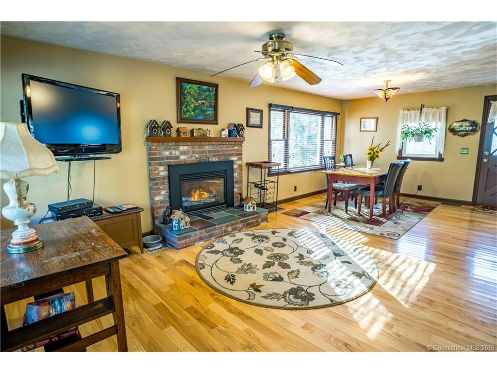 36 Crooked Trl, Woodstock, CT 06281