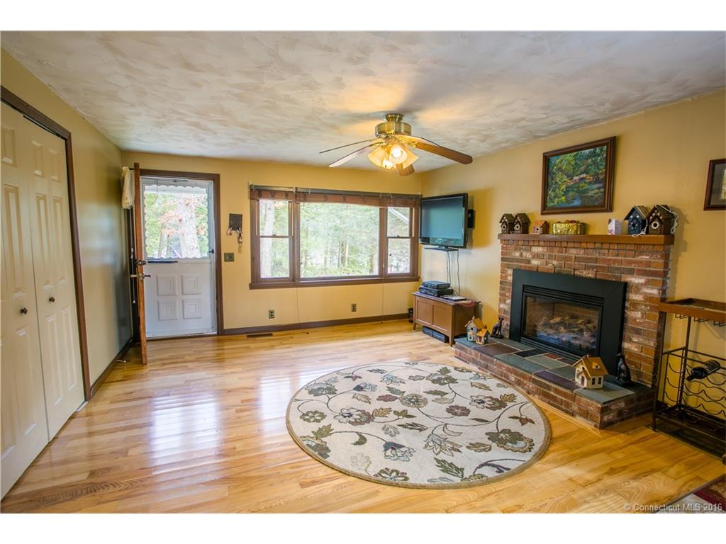 36 Crooked Trl, Woodstock, CT 06281