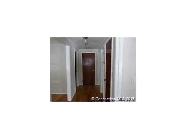 29 Holmeslea Ct, Woodstock, CT 06281