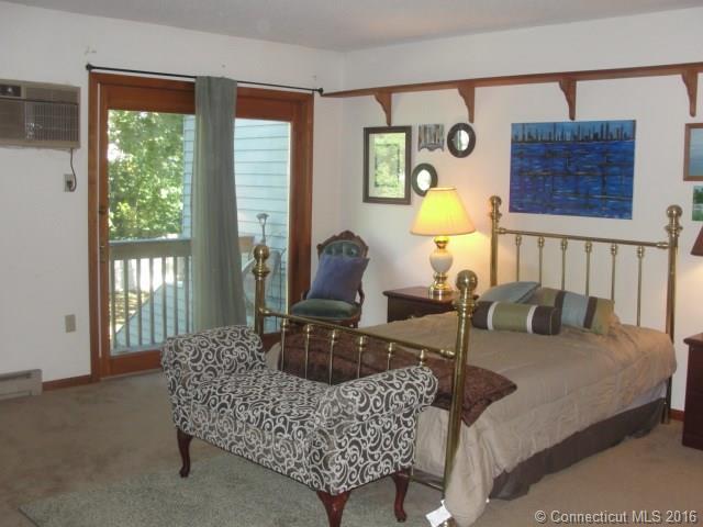 611 Ocean Ave, New London, CT 06320