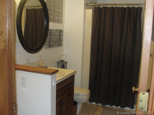 611 Ocean Ave, New London, CT 06320