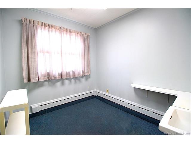 195 Vauxhall St, New London, CT 06320