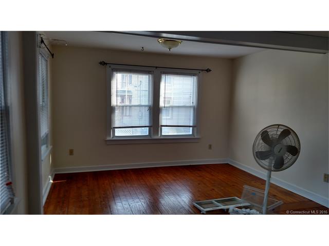 90 Thames, New London, CT 06320