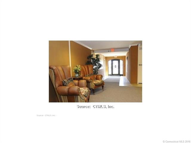 461 Bank St, New London, CT 06320