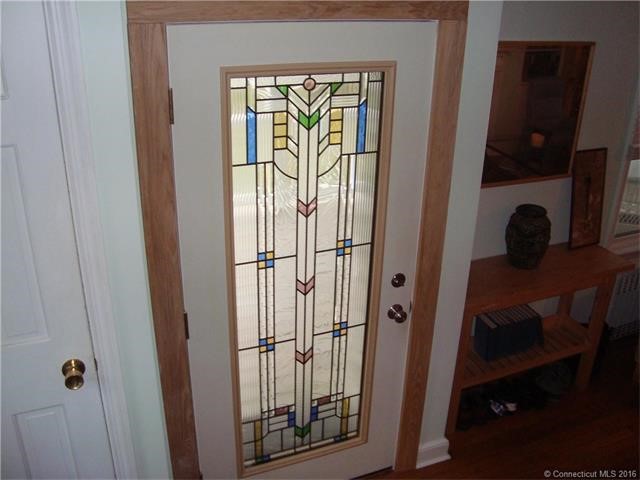 635Ocean Ave, New London, CT 06320