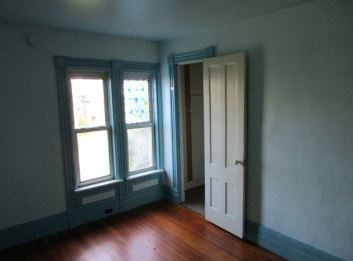 858 Bank St, New London, CT 06320