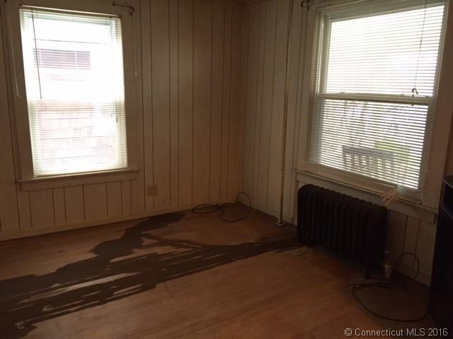 19 Bragaw St, New London, CT 06320