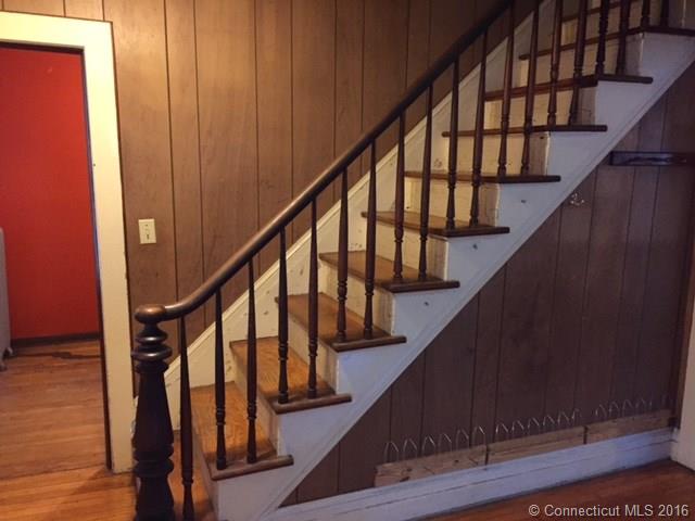 19 Bragaw St, New London, CT 06320